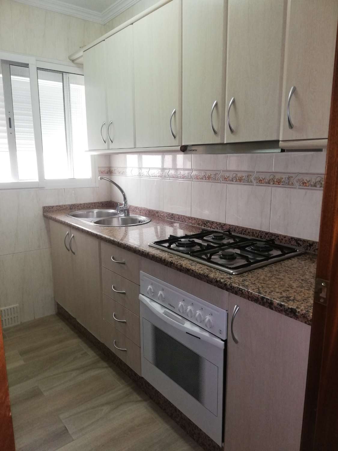 APARTAMENTO DE  CORTA TEMPORADA. 420 € /MES