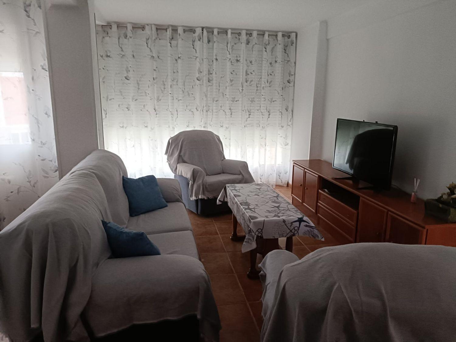 APPARTEMENT COURTE SAISON 600 € / MOIS