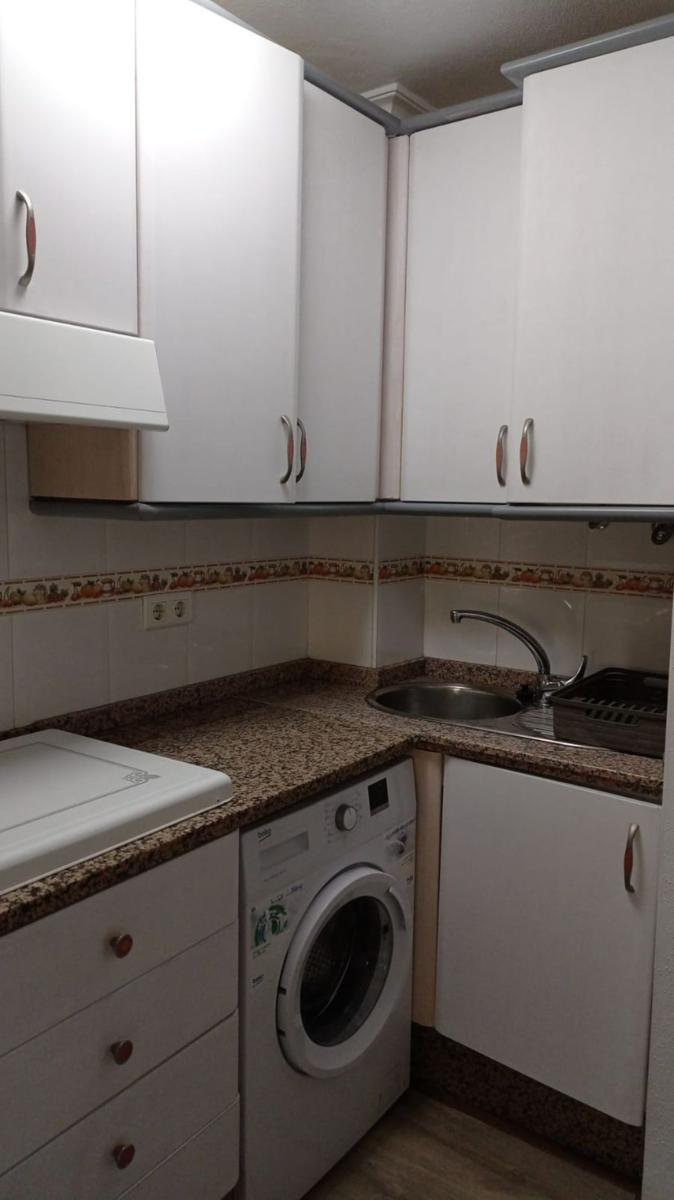 APARTAMENTO DE  CORTA TEMPORADA. 470 € /MES