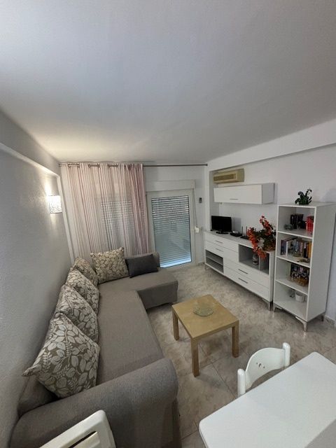 APPARTEMENT COURTE SAISON. 440 € /MOIS