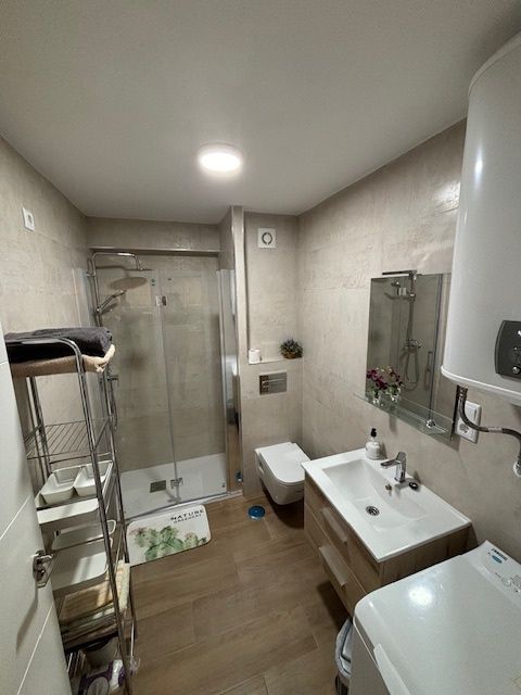 APPARTEMENT COURTE SAISON. 440 € /MOIS