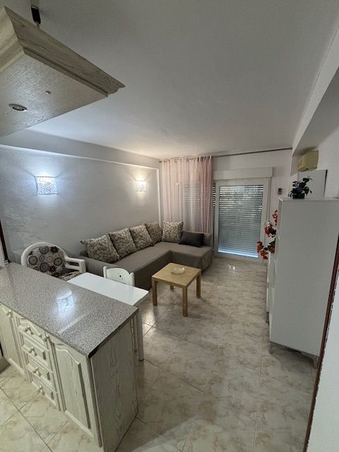 APARTAMENTO DE  CORTA TEMPORADA. 450 € /MES