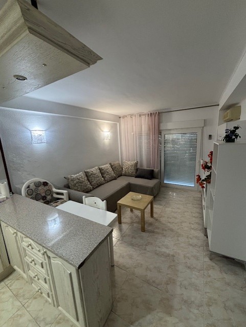 APARTAMENTO DE  CORTA TEMPORADA. 450 € /MES