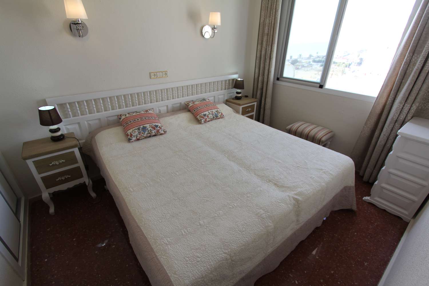 APPARTEMENT COURTE SAISON. 660 € /MOIS