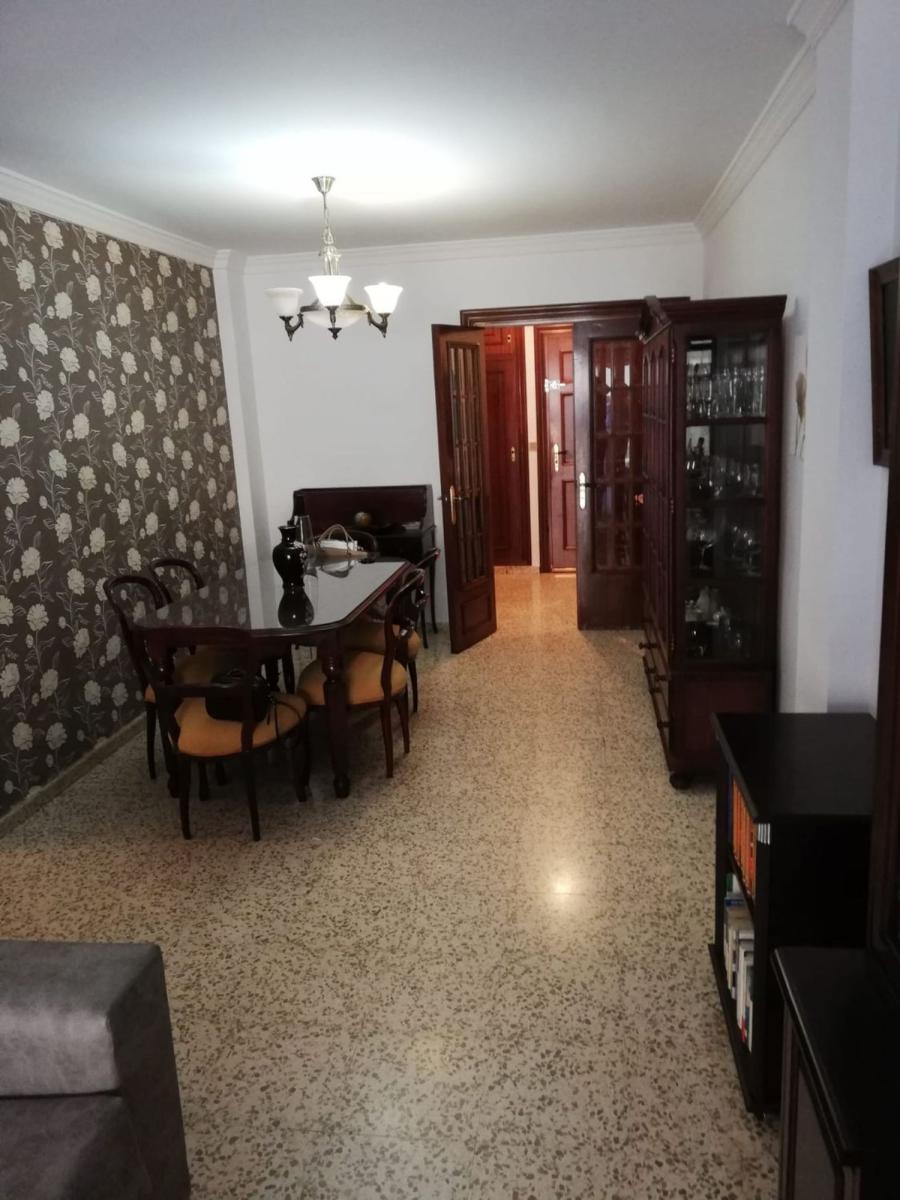 SHORT SEASON APARTMENT €.650 / MONTH