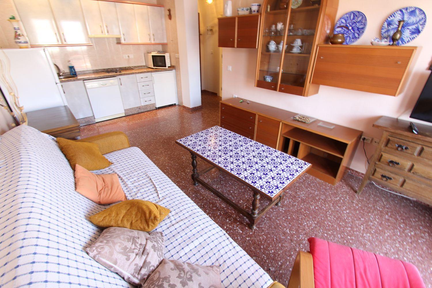 APPARTEMENT COURTE SAISON. 495 € /MOIS