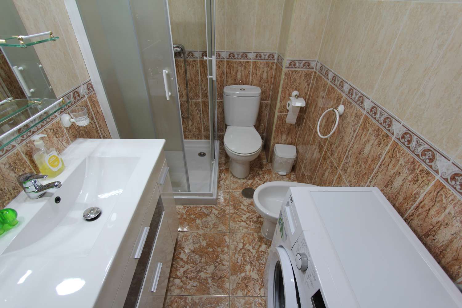 APARTAMENTO DE  CORTA TEMPORADA. 550 € /MES