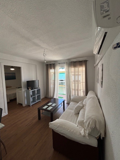 APPARTEMENT COURTE SAISON. 490 € /MOIS