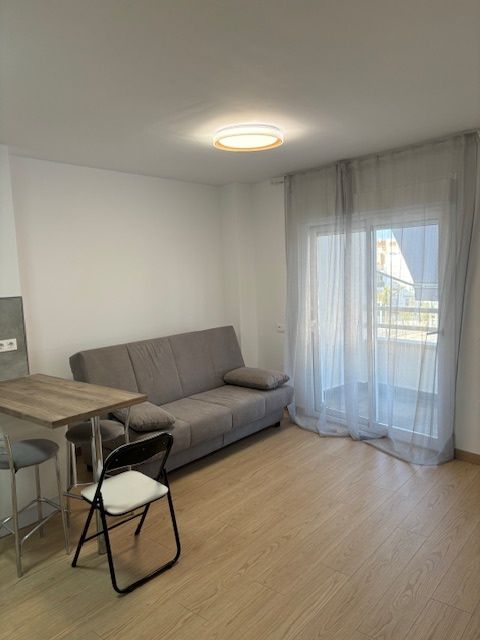 SHORT TERM APARTMENT. €660/MONTH FROM OCTOBER TO MAY