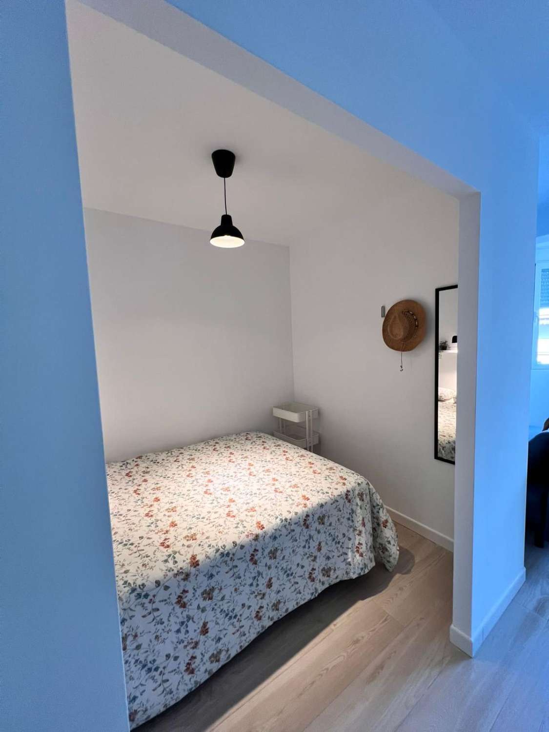 ESTUDIO CON 1 DORMITORIO  DE  CORTA TEMPORADA. 460 € /MES