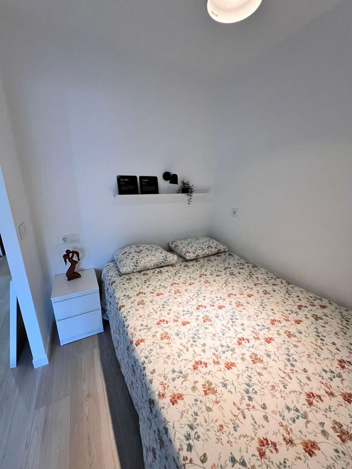 ESTUDIO CON 1 DORMITORIO  DE  CORTA TEMPORADA. 460 € /MES