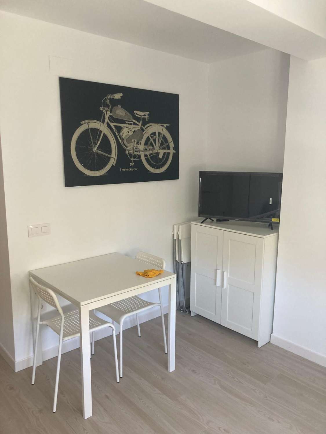 ESTUDIO CON 1 DORMITORIO  DE  CORTA TEMPORADA. 460 € /MES