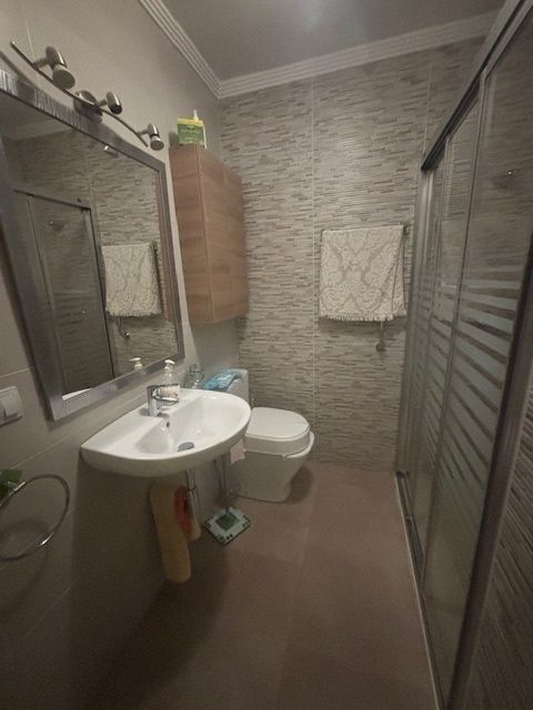 APARTAMENTO DE  CORTA TEMPORADA. 550 € /MES